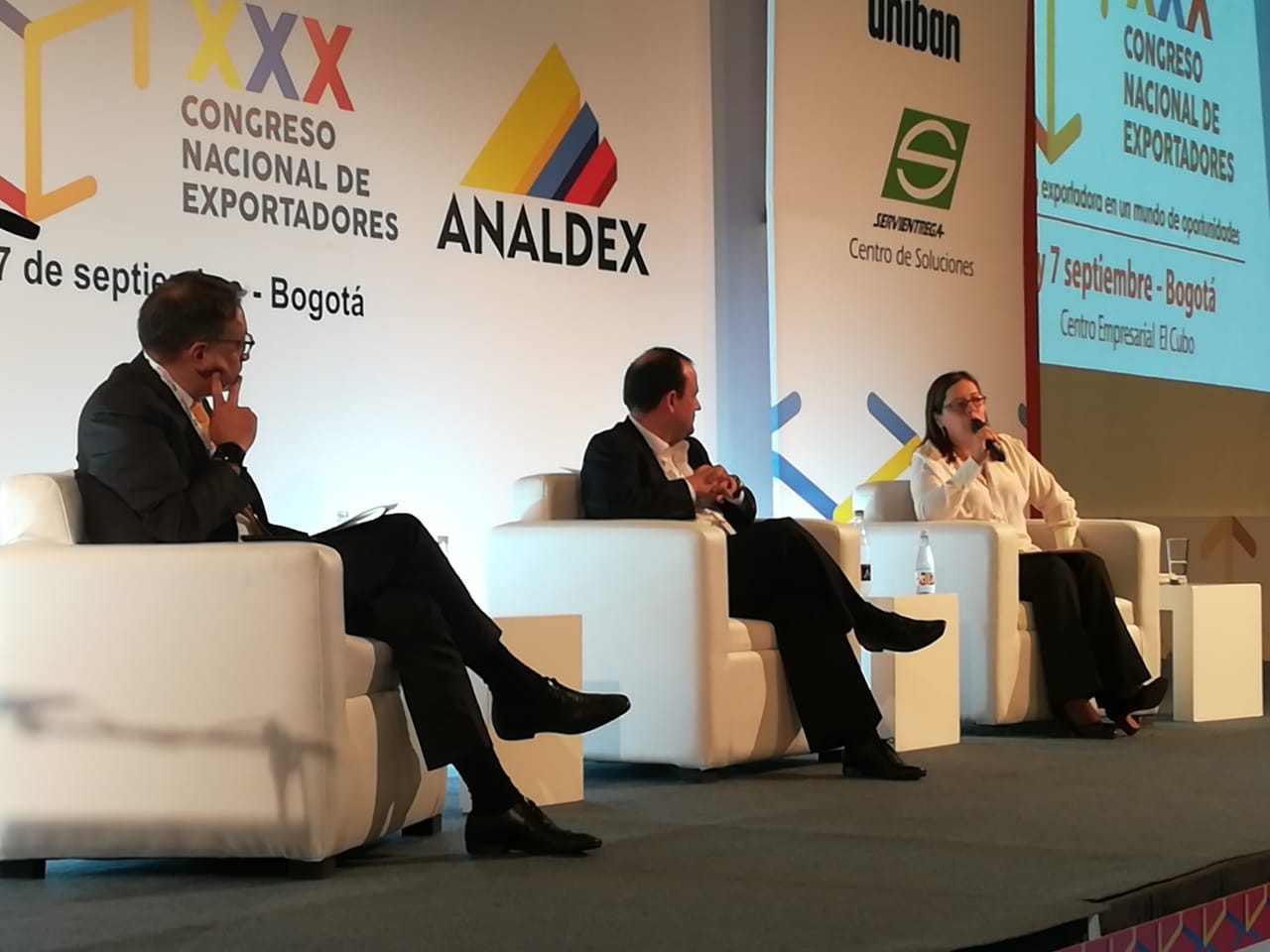 Panel Coyuntura en Analdex Panel Coyuntura en Analdex
