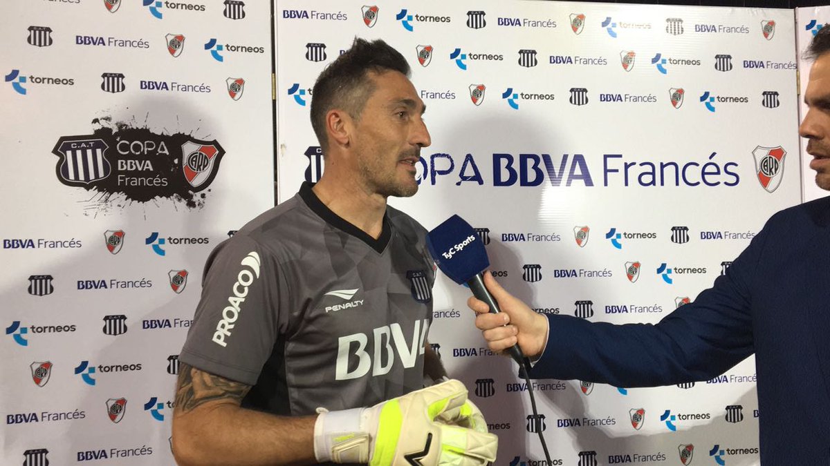 El arquero de Talleres, Mauricio Caranta, en el back de prensa, conversa con TyC Sports.