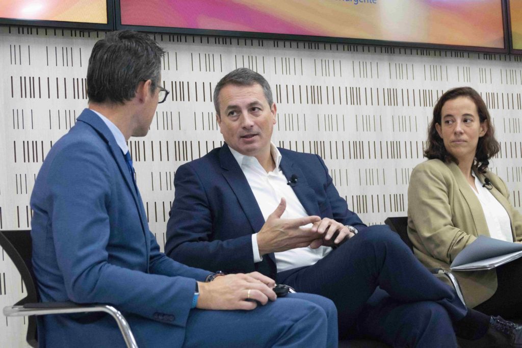 Imagen_BBVA_De izq a der_Fernando Riaño, Antoni Ballabriga y Teresa Solana bbva