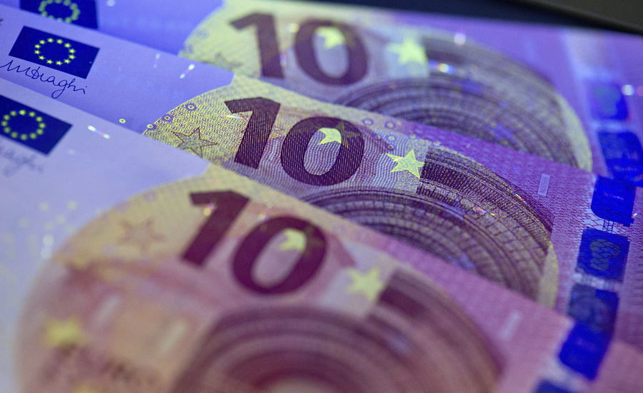 EFE-dinero-billetes-euro-economia-recurso-BBVA