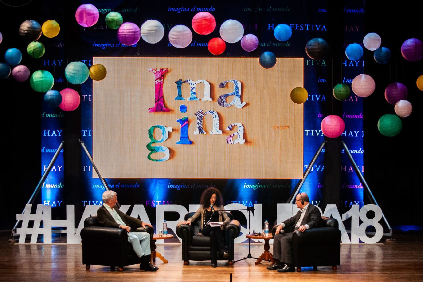 Mario Vargas Llosa y Salman Rushdie hablaron sobre literatura universal en el Hay Festival Arequipa Mario Vargas Llosa y Salman Rushdie hablaron sobre literatura universal en el Hay Festival Arequipa