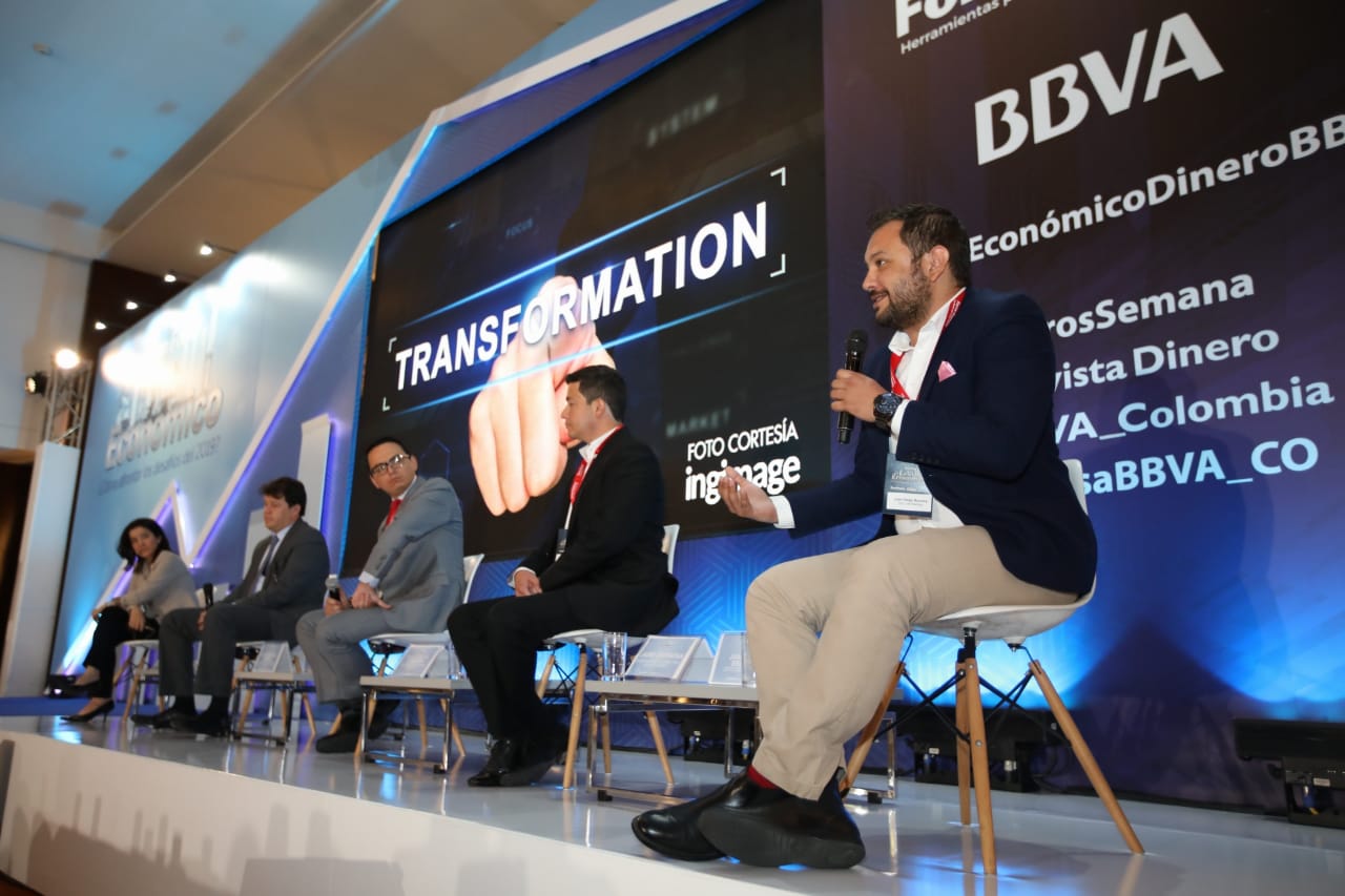 Juan Diego Becerra, CEO de Raddar durante el Gran Foro Económico Como enfrentar los desafíos para 2019 organizado por BBVA y la revista Dinero Fotografías de Juan Diego Becerra, CEO de Raddar durante el Gran Foro Económico Como enfrentar los desafíos para 2019 organizado por BBVA y la revista Dinero