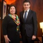 El director general de la FMBBVA, Javier M. Flores, con la presidenta del Patronato de la FMBBVA, Anna Escobedo Cabral Fotografía de El director general de la FMBBVA, Javier M. Flores, con la presidenta del Patronato de la FMBBVA, Anna Escobedo Cabral