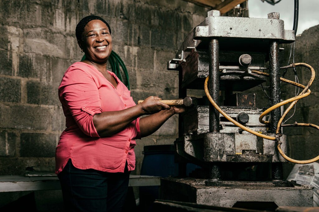 Emprendedora atendida por la Fundación Microfinanzas BBVA Fotografía de Emprendedora atendida por la Fundación Microfinanzas BBVA