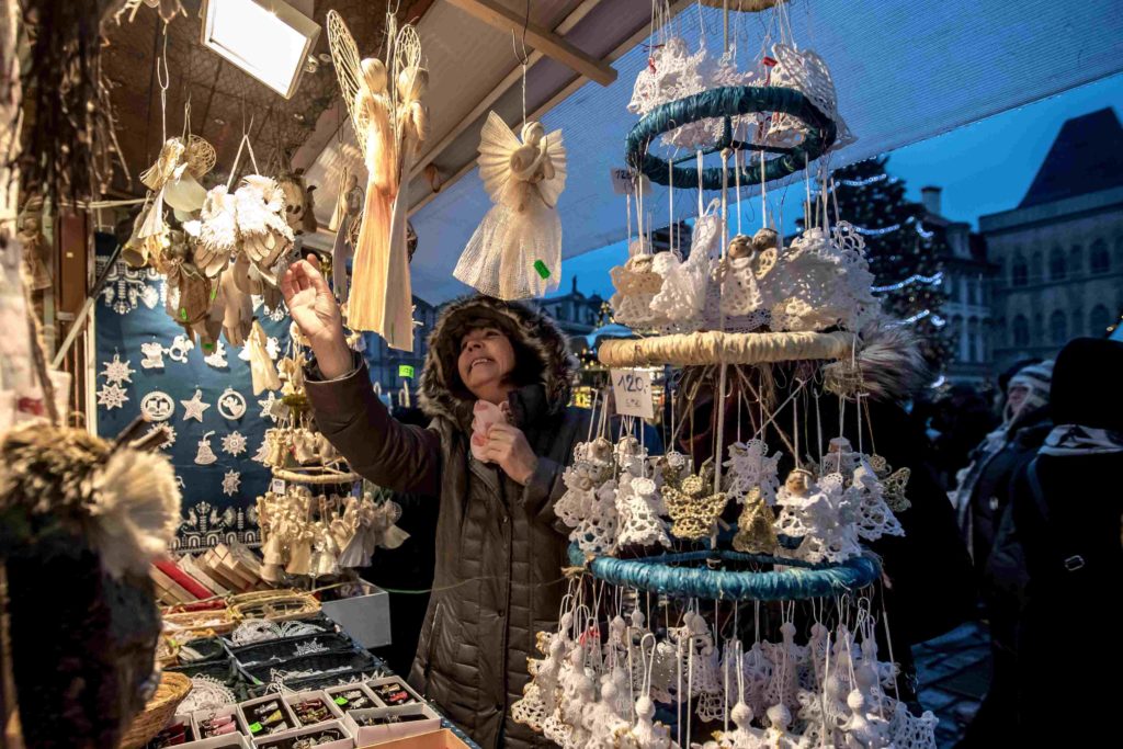 USAR SOLO EN 2018 - EFE EFE navidad mercadillo nieve reyes papa noel recurso bbva