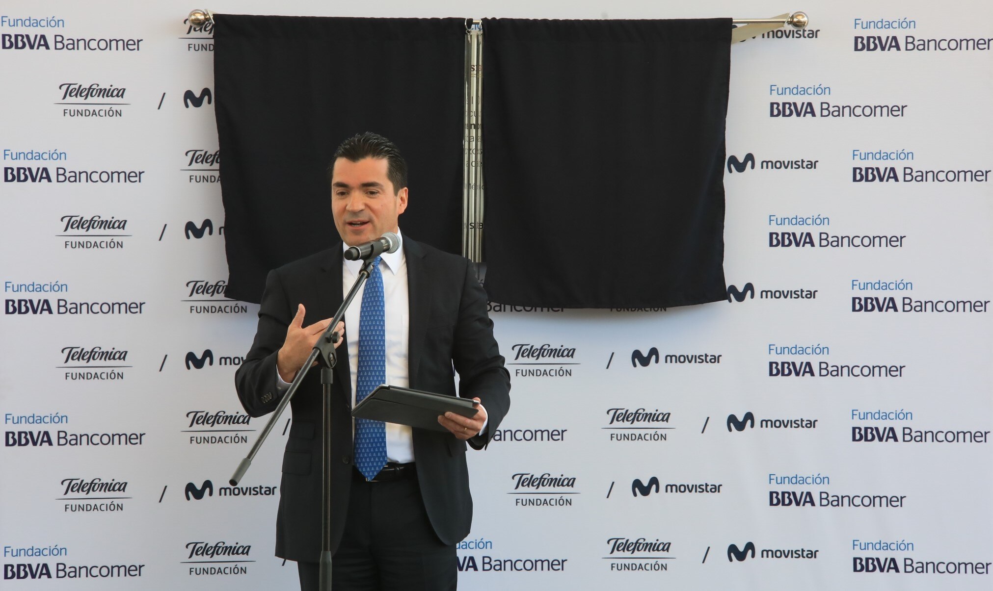 Eduardo Osuna, vicepresidente y director general de BBVA Bancomer en la inauguración de la Escuela Ernesto P. Uruchurtu Eduardo Osuna, vicepresidente y director general de BBVA Bancomer en la inauguración de la Escuela Ernesto P. Uruchurtu