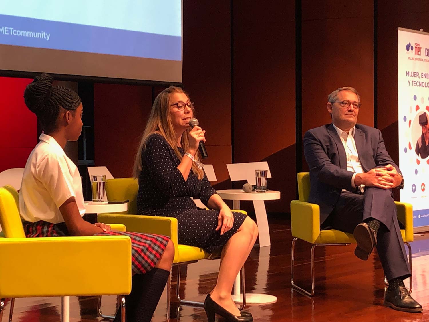 Yanire Braña, presidenta de MET Community y Óscar Cabrera, presidente de BBVA Colombia, instalaron el Foro MET BBVA en Medellín. Instalación del Foro MET BBVA