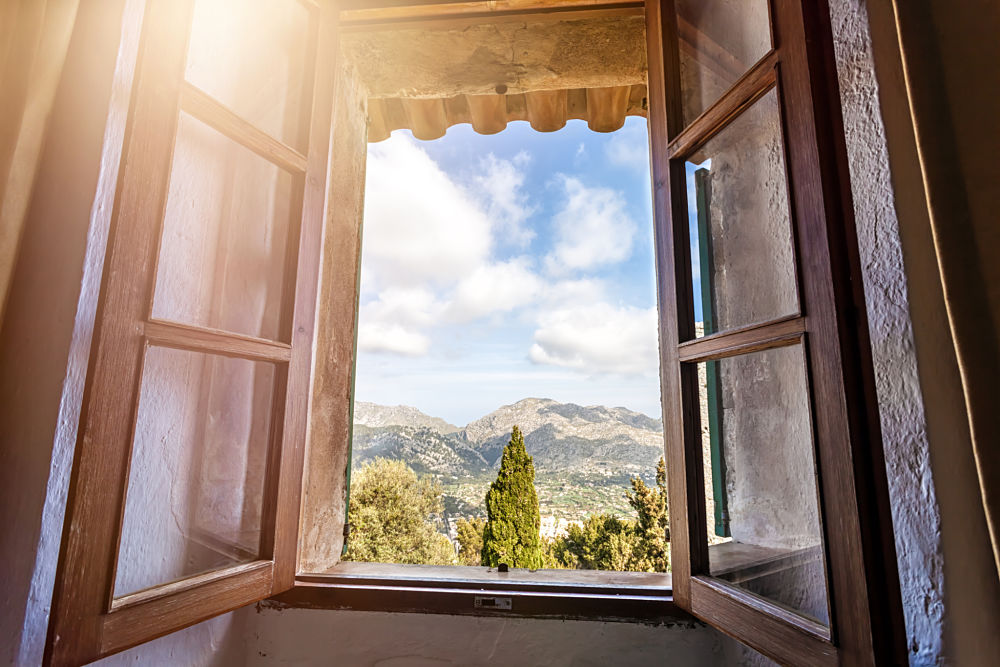 casa-rural-vivienda-campo-naturaleza-ventana-recurso-bbva