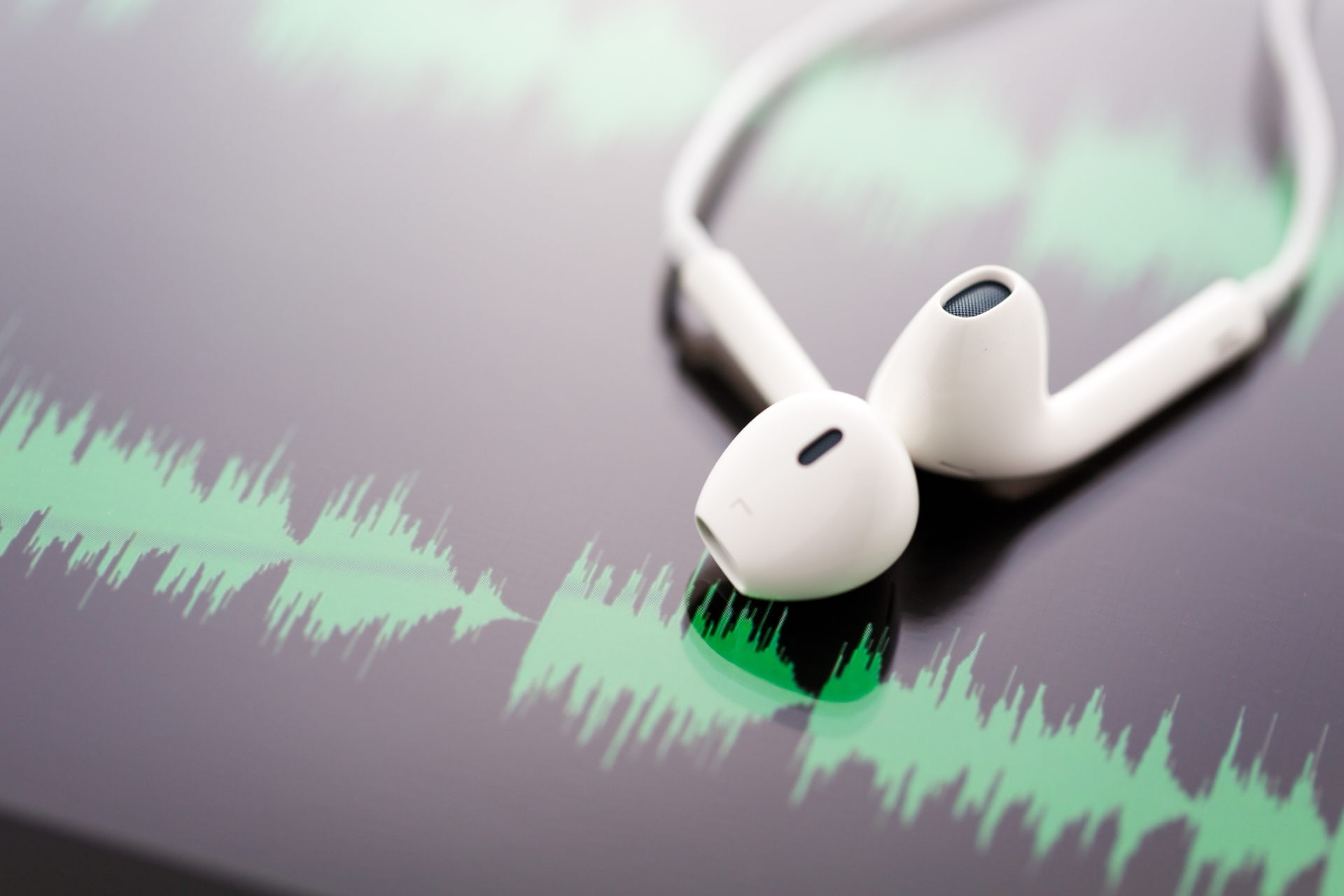 cascos-musica-dia-internacional-radio-podcast-bbva