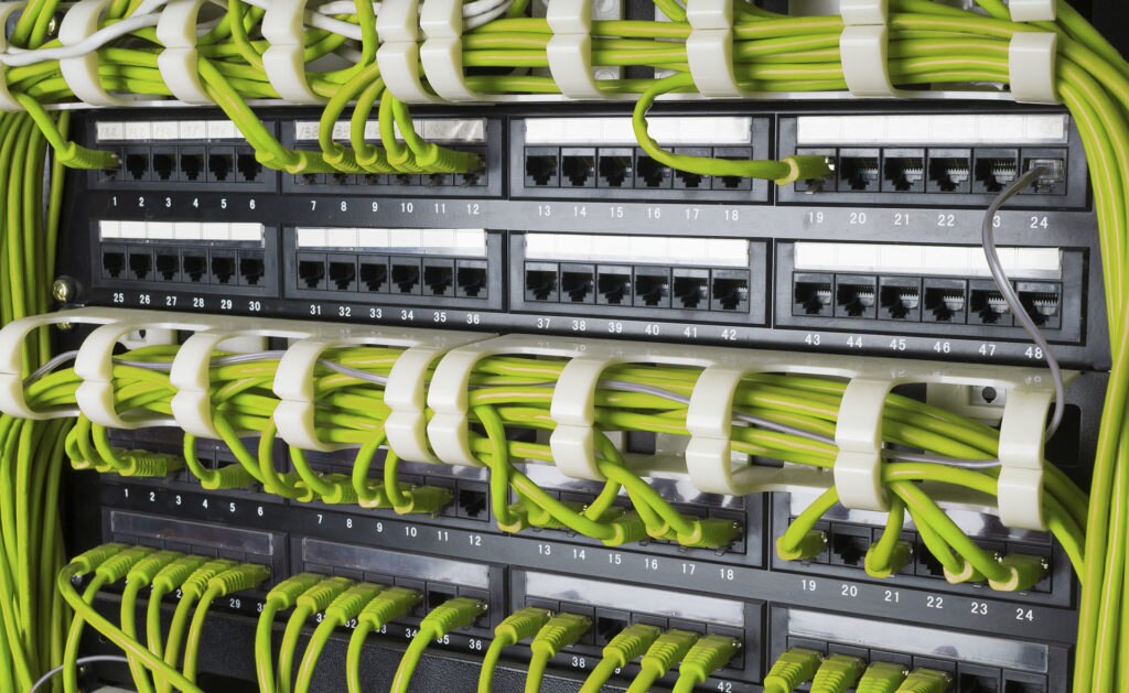 telecomunicaciones, cables, enchufes tecnología, verde, sostenible Fotografía de telecomunicaciones, cables, enchufes tecnología, verde, sostenible