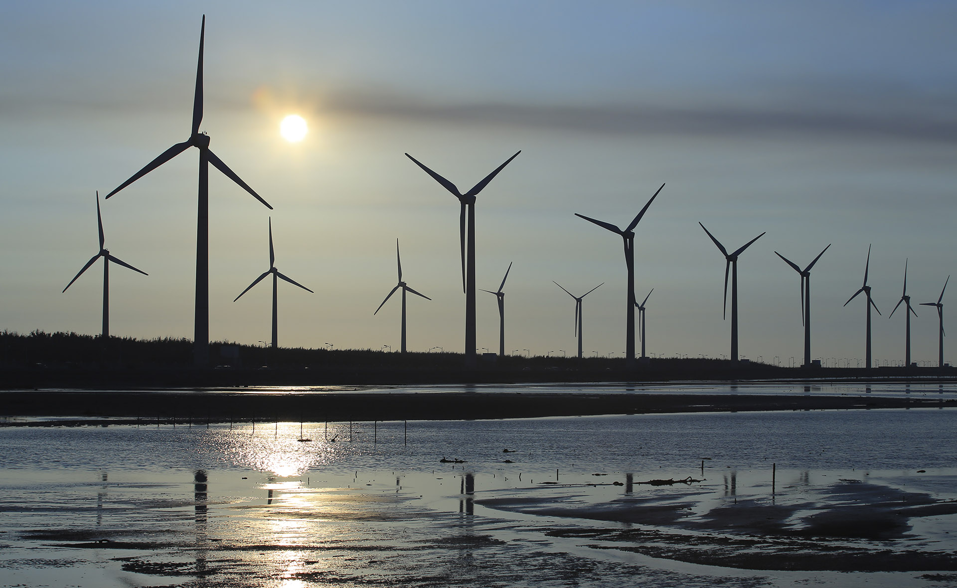 Fotografía de Molinos, aerogeneradores, energías renovables, medioambiente, sostenibilidad