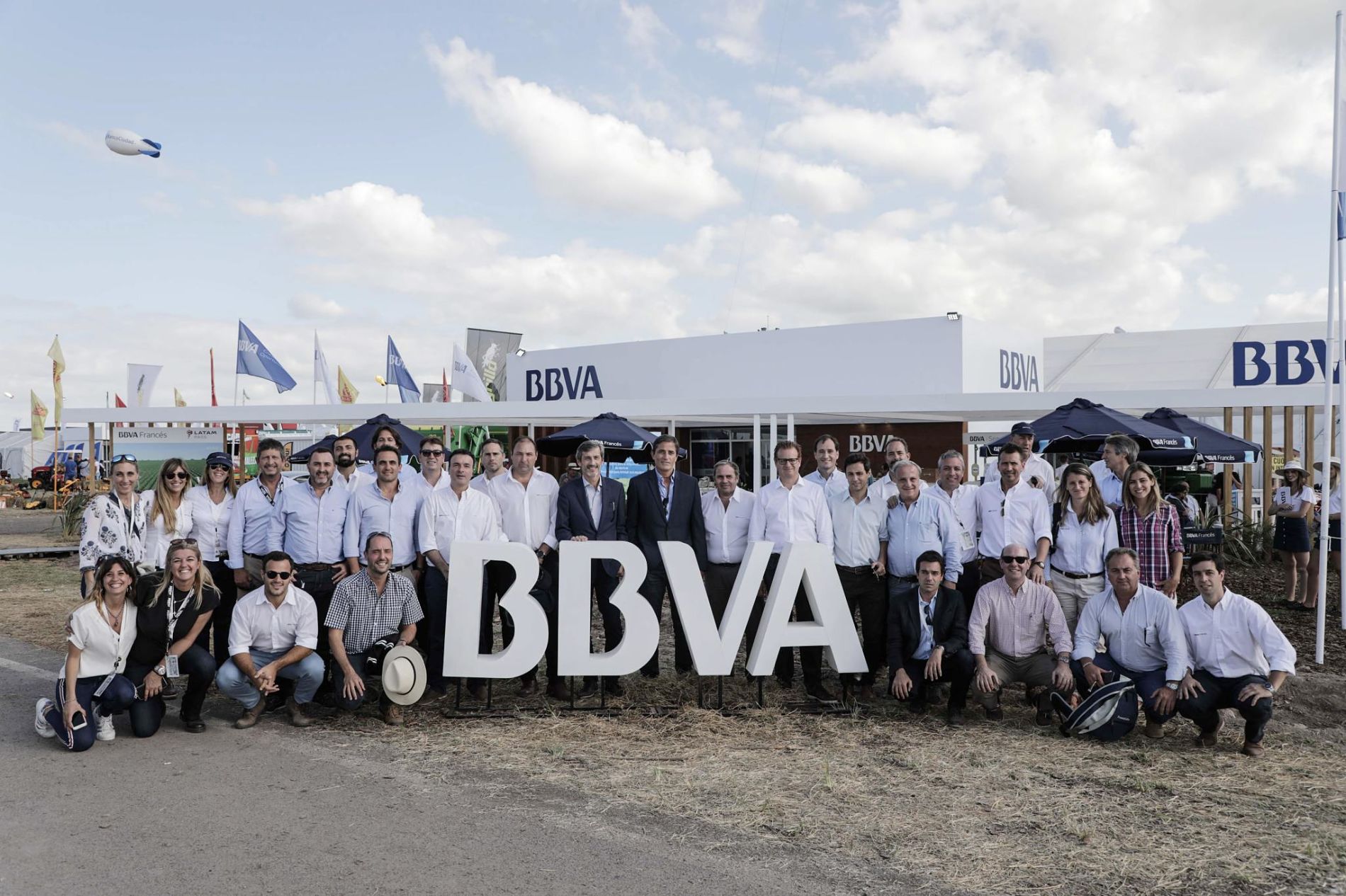 Visita institucional de Martín Zarich, presidente ejecutivo de BBVA Francés a Expoagro. Visita institucional de Martín Zarich, presidente ejecutivo de BBVA Francés a Expoagro.