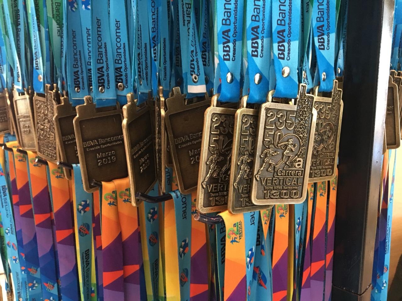 Medallas Segunda Carrera Vertical BBVA Bancomer Medallas Segunda Carrera Vertical BBVA Bancomer