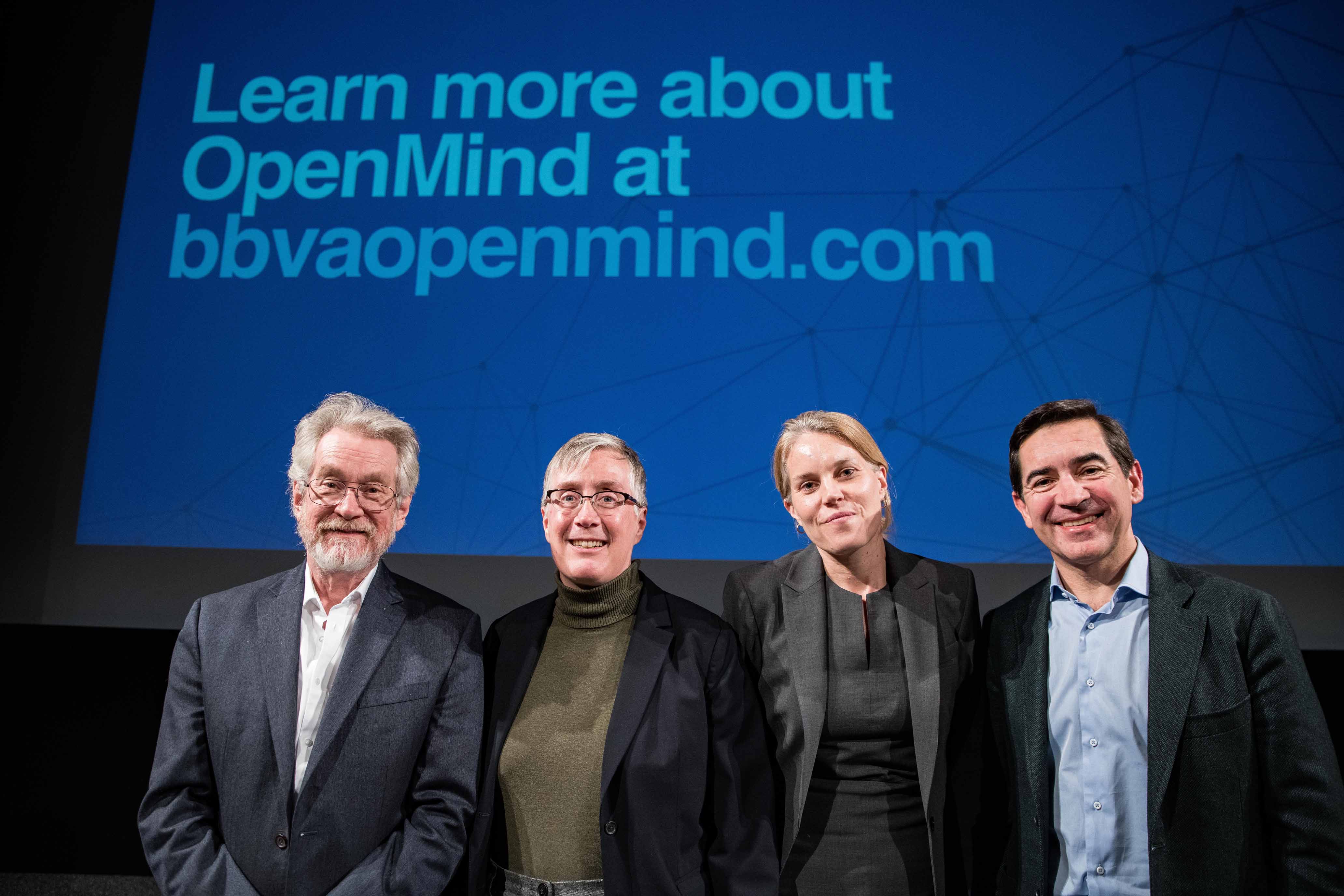 Sandy Pentland, Joanna Bryson, Elizabeth Bramson-Boudreau y Carlos Torres Vila en la presentación en Boston del libro de OpenMind @ MIT Ben Esakof-5l Sandy Pentland, Joanna Bryson, Elizabeth Bramson-Boudreau y Carlos Torres Vila en la presentación en Boston del libro de OpenMind @ MIT Ben Esakof-5l