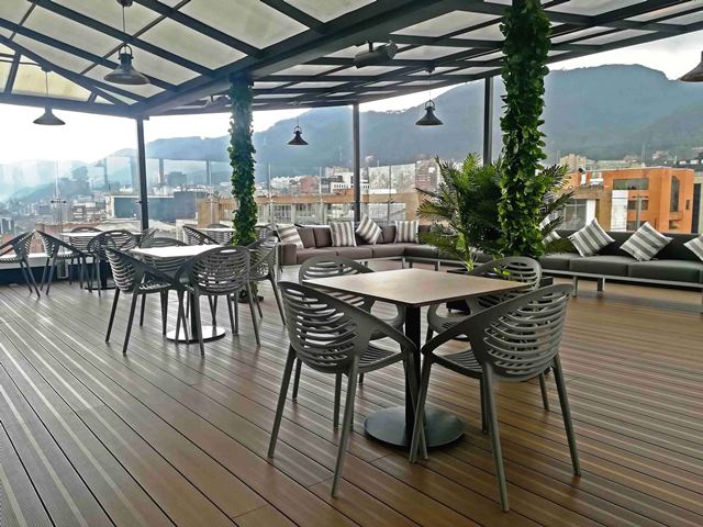 Terraza del último piso del edificio renovado de BBVA Colombia