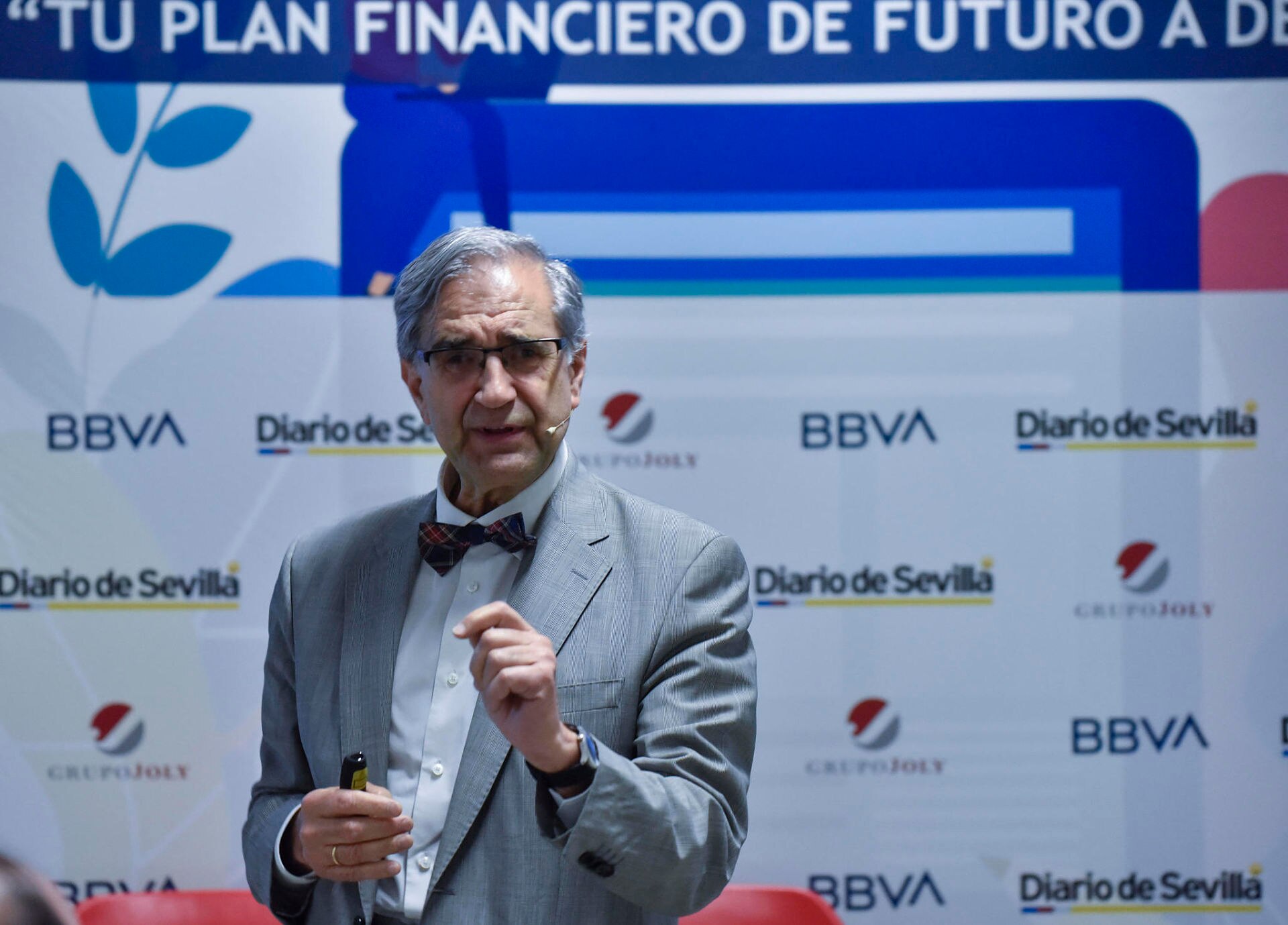 José Antonio Herce UNIVERSIDAD LOYOLAJORNADA ORGANIZADA POR GRUPOJOLY Y BBVA UNIVERSIDAD LOYOLA
JORNADA ORGANIZADA POR GRUPOJOLY Y BBVA ECONOMIA Imagen de José Antonio Herce UNIVERSIDAD LOYOLAJORNADA ORGANIZADA POR GRUPOJOLY Y BBVA UNIVERSIDAD LOYOLA JORNADA ORGANIZADA POR GRUPOJOLY Y BBVA ECONOMIA