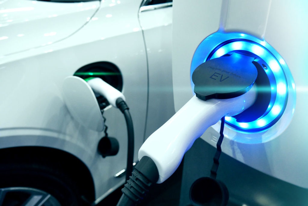 coche_electrico_vehiculo_movilidad_punto_recarga_sostenibilidad_recurso_bbva coche_electrico_vehiculo_movilidad_punto_recarga_sostenibilidad_recurso_bbva