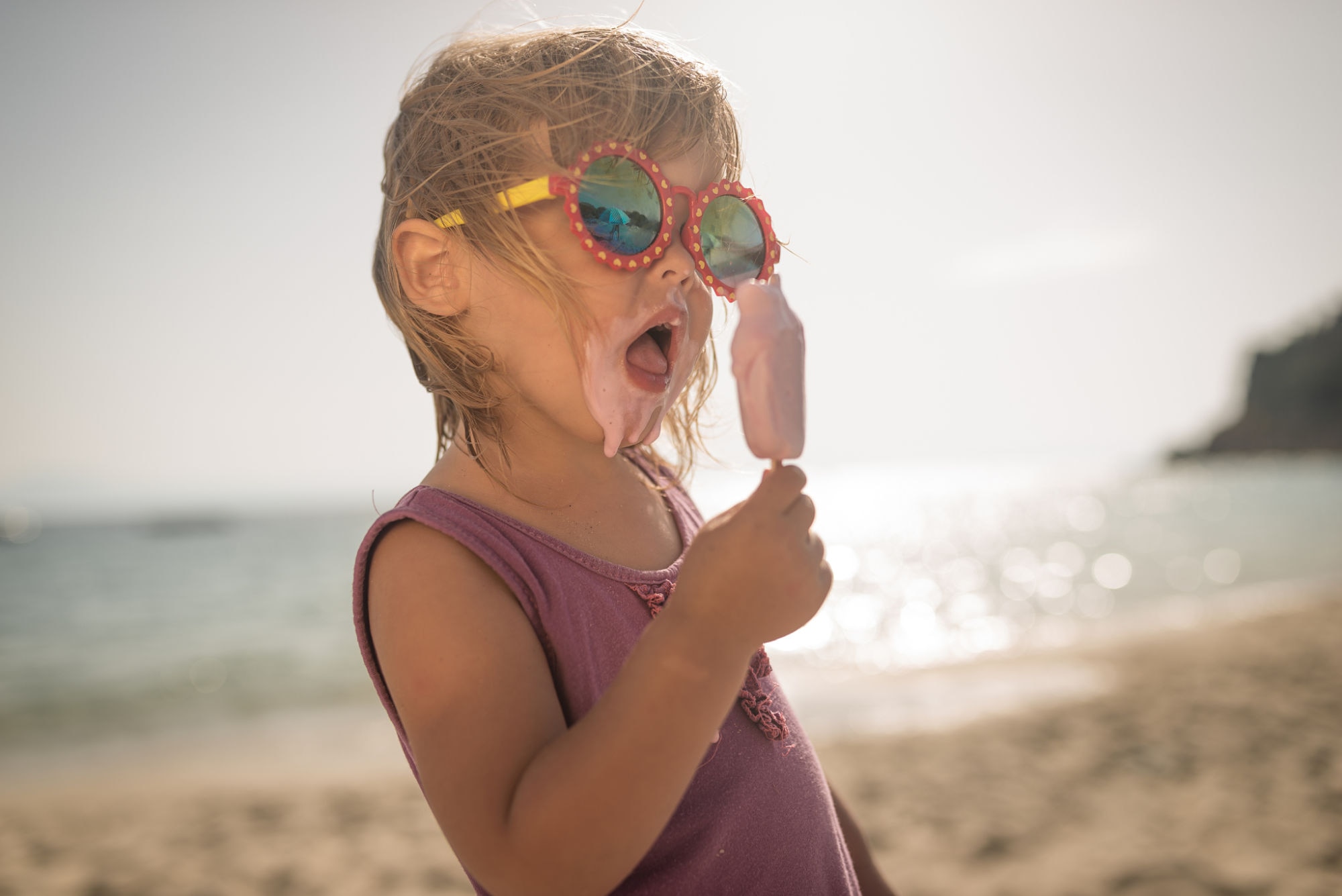 verano-nina-calor-helado-sol-vacaciones-millennial-recurso-bbva verano-nina-calor-helado-sol-vacaciones-millennial-recurso-bbva