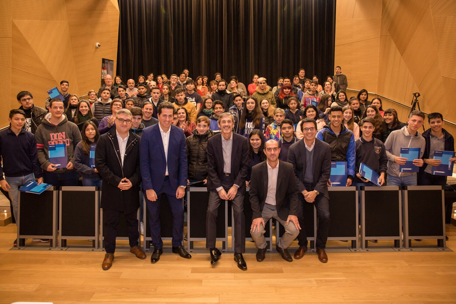Primer_entrega_de_becas_en_al_Torre_BBVA_Argentina Primer_entrega_de_becas_en_al_Torre_BBVA_Argentina