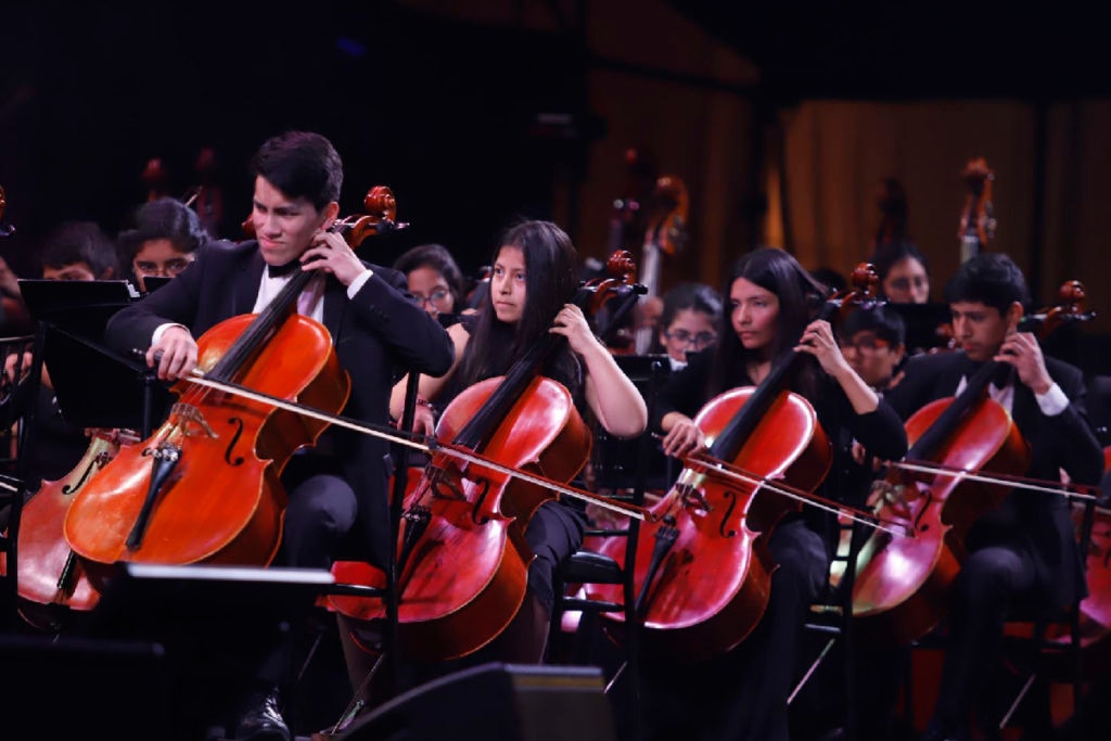 Sinfonia por el Peru
