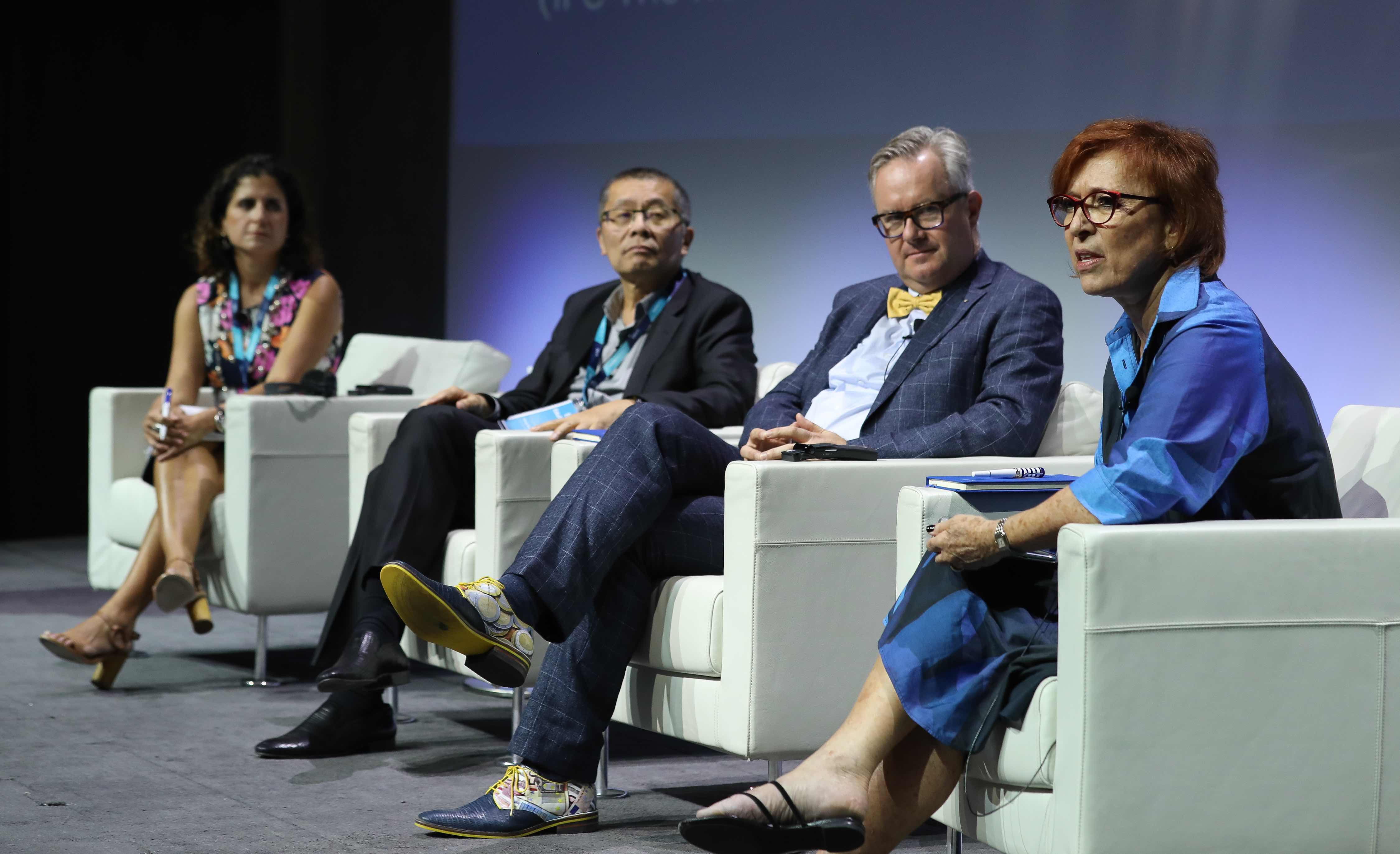 BBVA Edufin Summit_mesa redonda_silvia singer BBVA Edufin Summit_mesa redonda_silvia singer