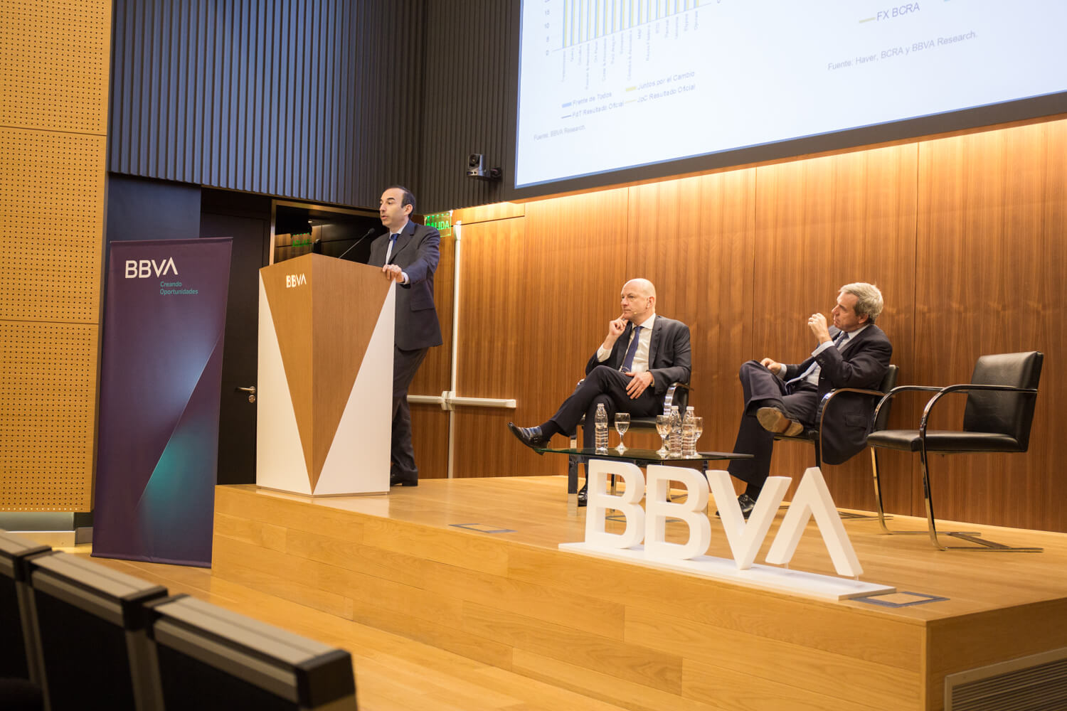 Desayuno_Economico_y_político_BBVA_en_Argentina1_opt Desayuno_Economico_y_político_BBVA_en_Argentina1_opt