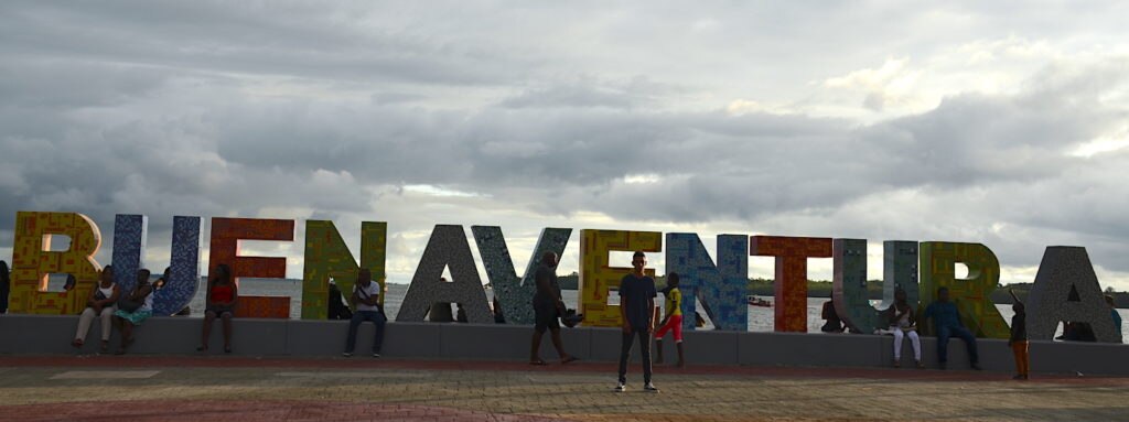 Buenaventura, una de las ciudades cubiertas por el programa Manos Visibles. Buenaventura, una de las ciudades cubiertas por el programa Manos Visibles.