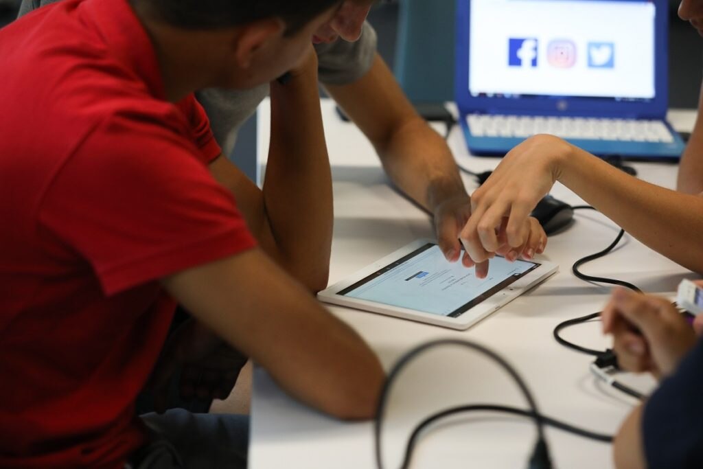 ciberseguridad-bbva-niños-talleres