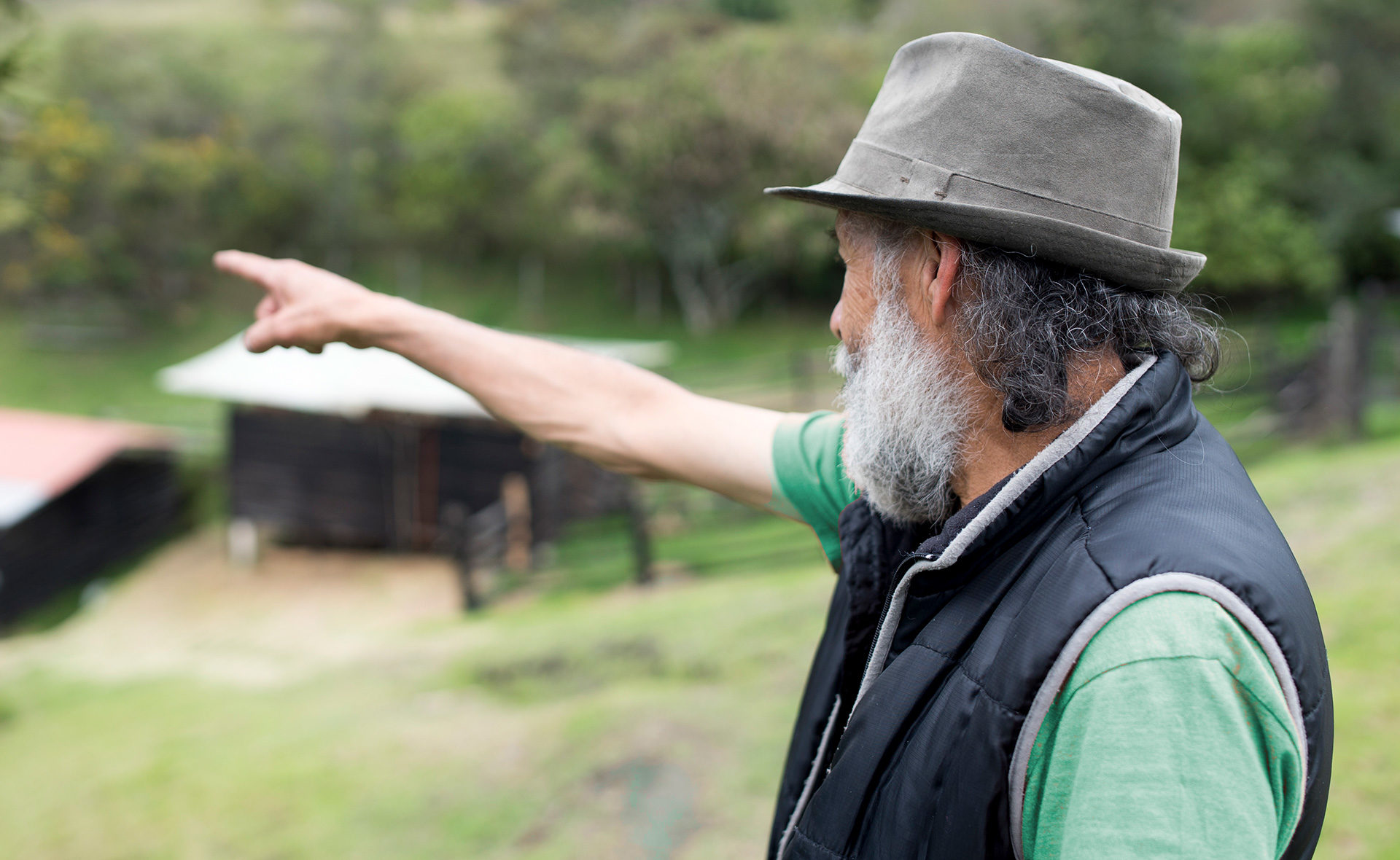 BBVA-pobreza-hombre-rural-latam-fundación-microfinanzas-