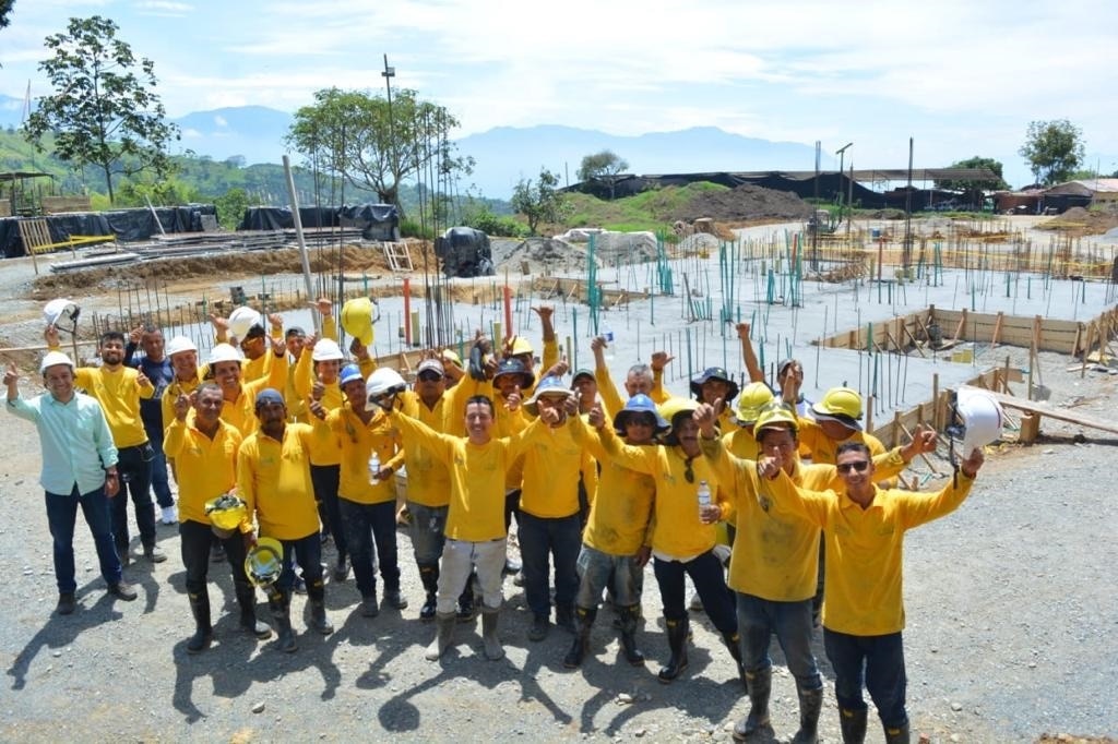 Empleados de Syma, en Valaparíso, Antioquia
