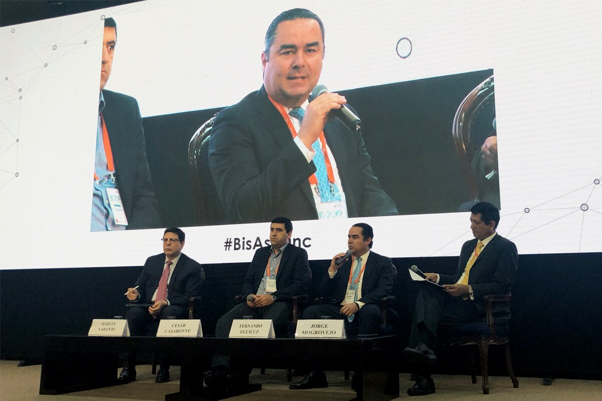¿Cómo dejar de ser un banco y convertirse en una empresa digital? ¿Cómo dejar de ser un banco y convertirse en una empresa digital?