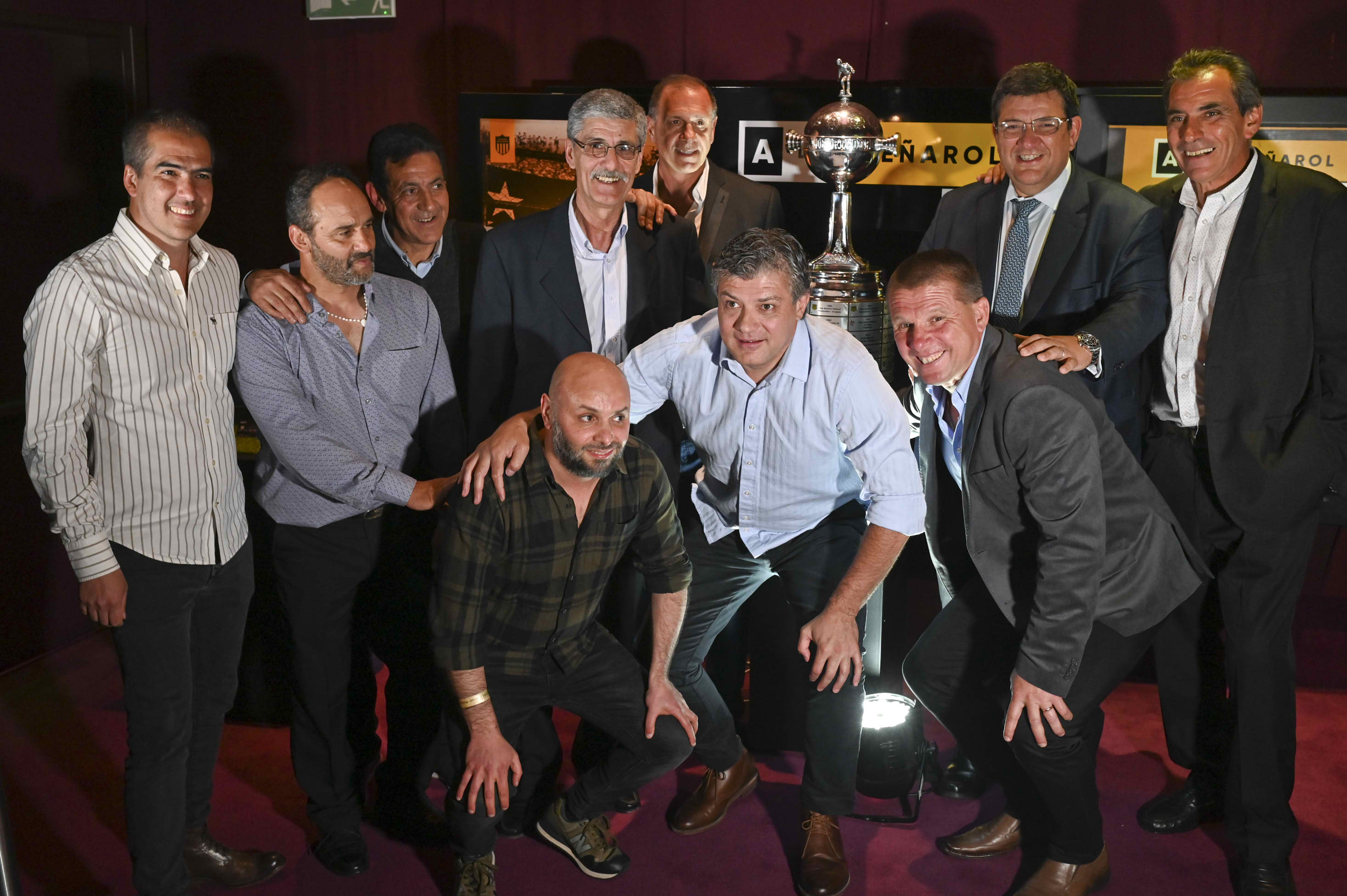 Director película y exjugadores de Peñarol Director película y exjugadores de Peñarol