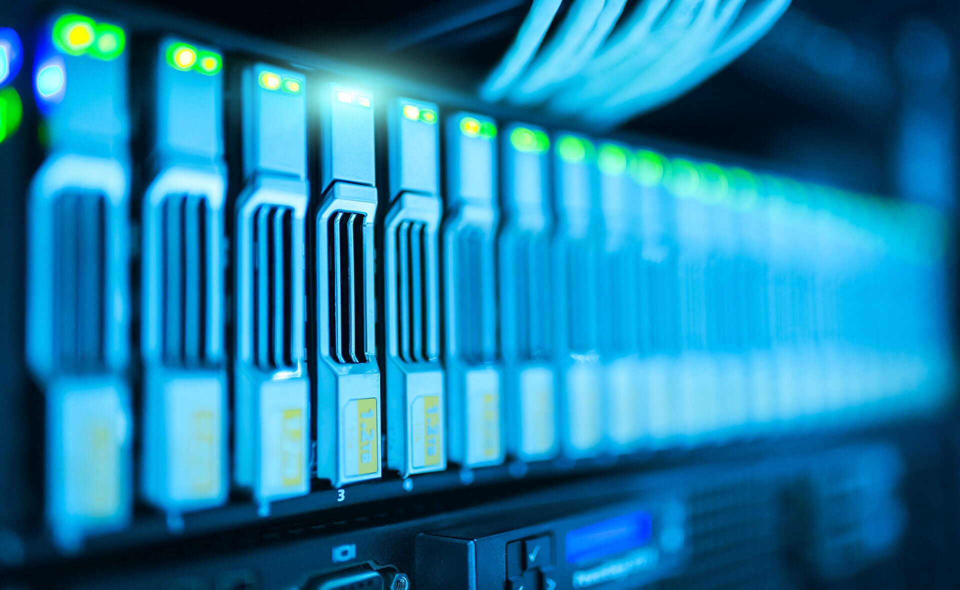 bandwidth-close-up-computer-connection
