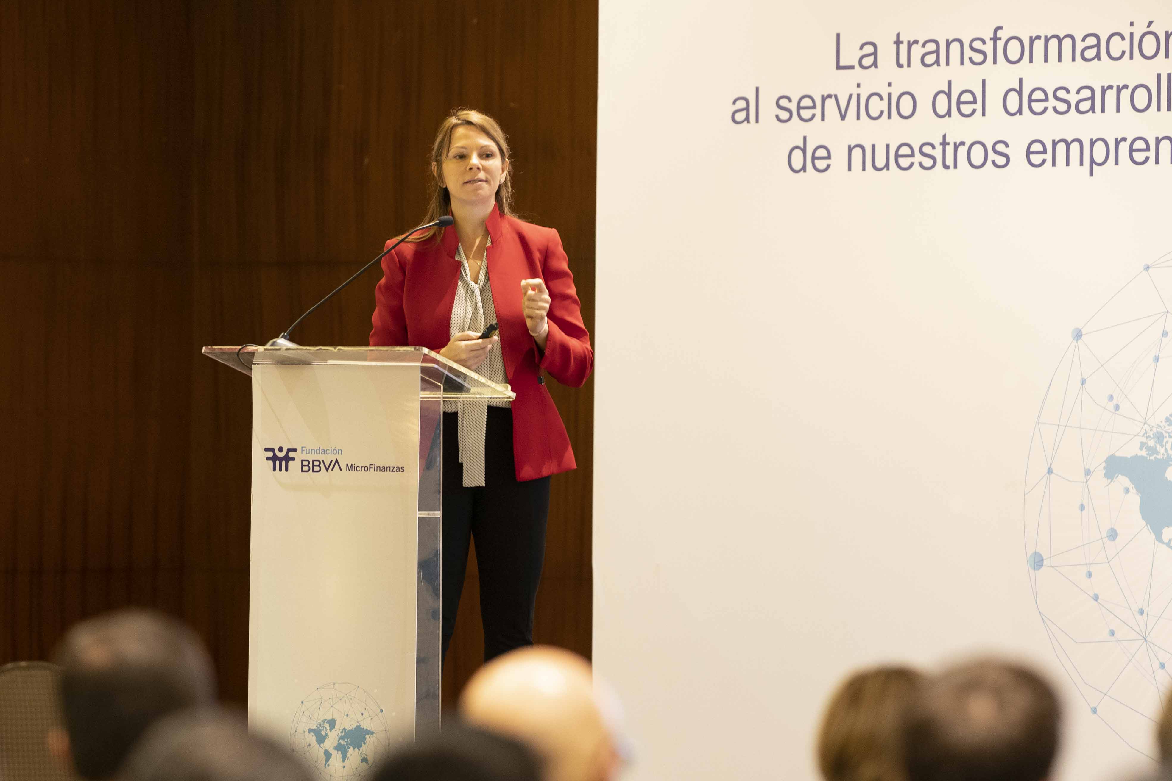 Ximena del Carpio, Banco Mundial, en las VI Jornadas Corporativas de la FMBBVA Fotografía de Ximena del Carpio, Banco Mundial, en las VI Jornadas Corporativas de la FMBBVA