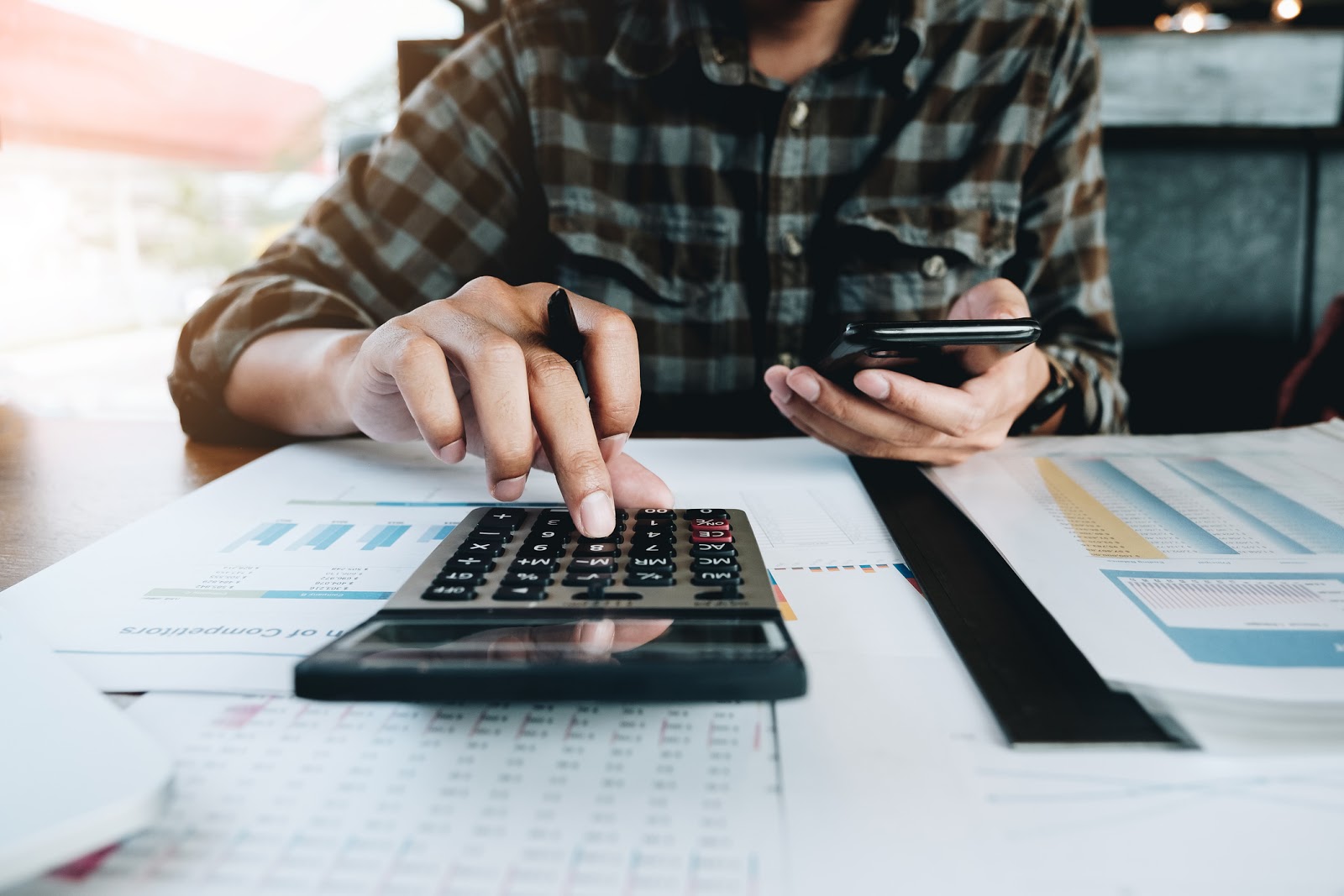 Deducción de impuestos, una ventaja del ahorro voluntario para el retiro Deducción de impuestos, una ventaja del ahorro voluntario para el retiro