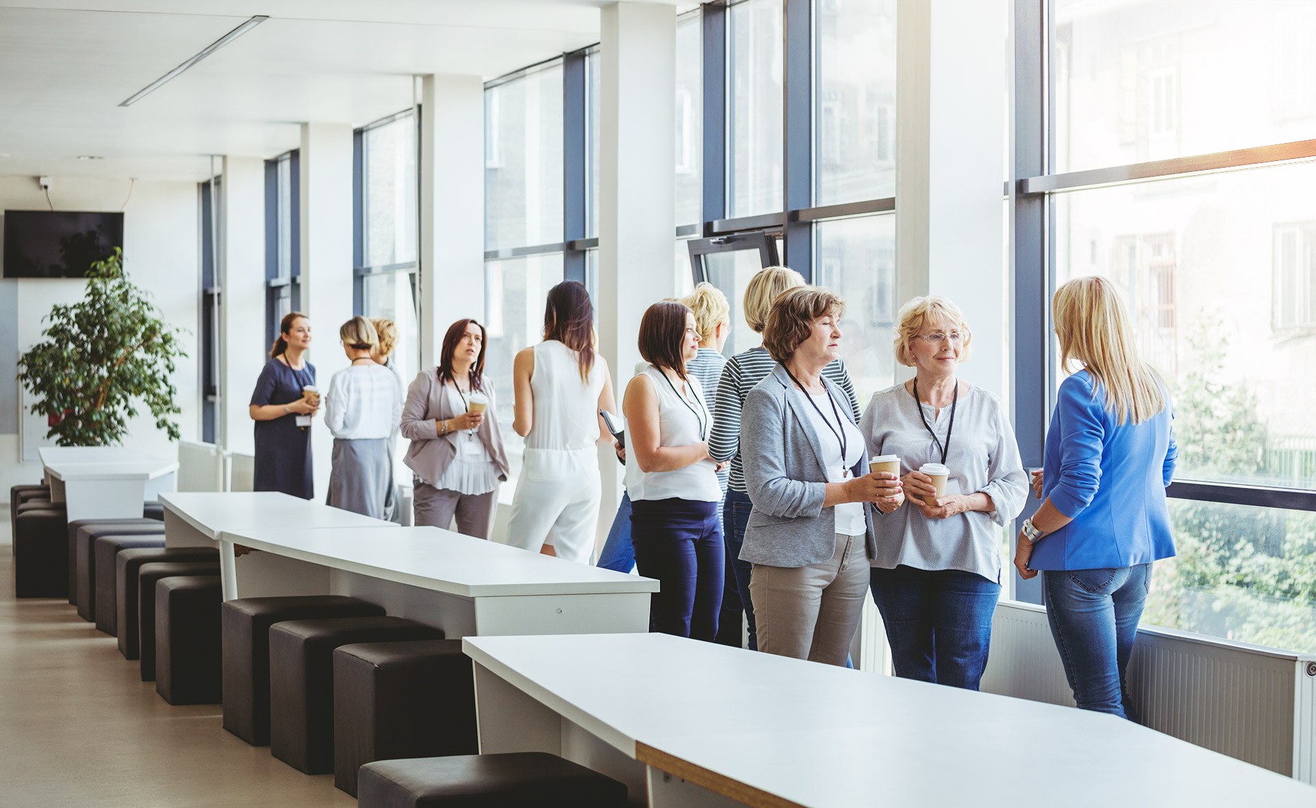 networking-networking-empleadas-mujeres-brecha-género networking-networking-empleadas-mujeres-brecha-género