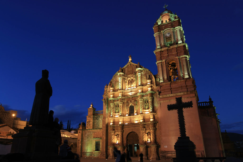 Dos destinos cercanos a la Ciudad de México para comprar esferas de Navidad