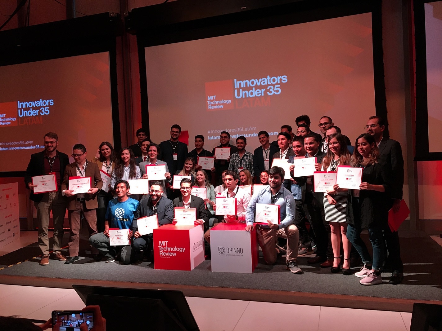 MIT GANADORES MENORES DE 35 MIT GANADORES MENORES DE 35