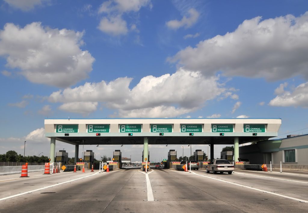¿Qué beneficios tiene viajar en autopistas de cuota? ¿Qué beneficios tiene viajar en autopistas de cuota?