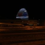 La Vela, Ciudad BBVA, iluminada por el coronavirus en solidaridad sanitarios_Madrid