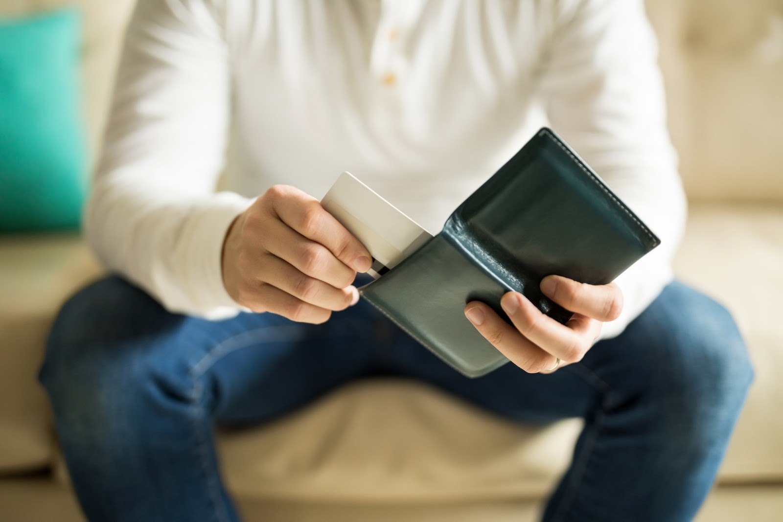 ¿Qué se debe tomar en cuenta antes de recurrir a un crédito?