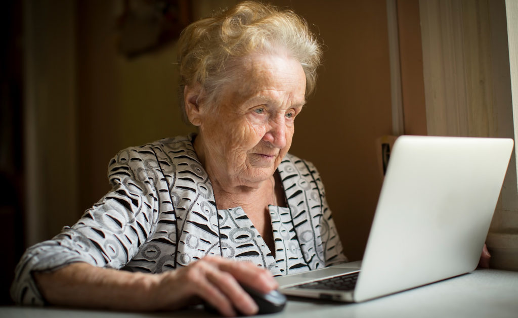 BBVA-Cibervoluntarios-ancianos-mayores-abuelos-edad-vejez