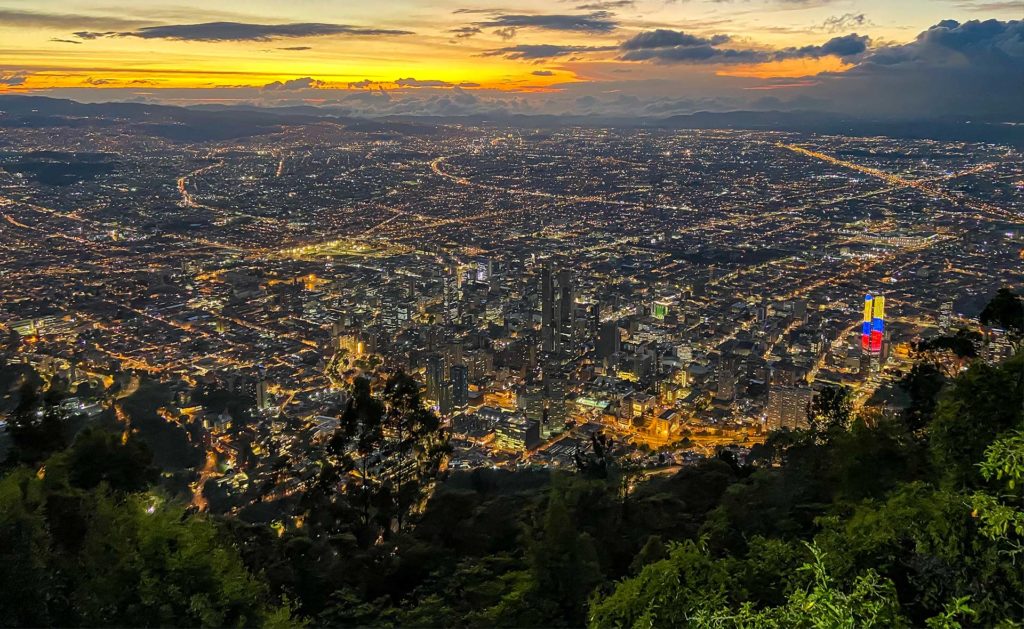 La economía colombiana atraviesa un proceso de recuperación unido a la flexibilización del confinamiento en algunas ciudades y sectores. Sin embargo, la caída de la actividad durante el segundo trimestre llevará a que la economía se contraiga un 7,5% en 2020, según cálculos de BBVA Research.