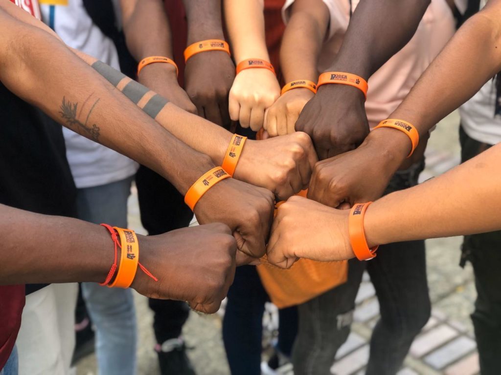 Mientras en Colombia y en gran parte del mundo se debate si es o no conveniente el regreso de los niños y jóvenes a las escuelas y colegios tras cinco meses de estar confinados en casa y en momentos en que muchos países pasan por los picos más altos de la pandemia del COVID-19, el tema de la calidad de la educación gana interés.