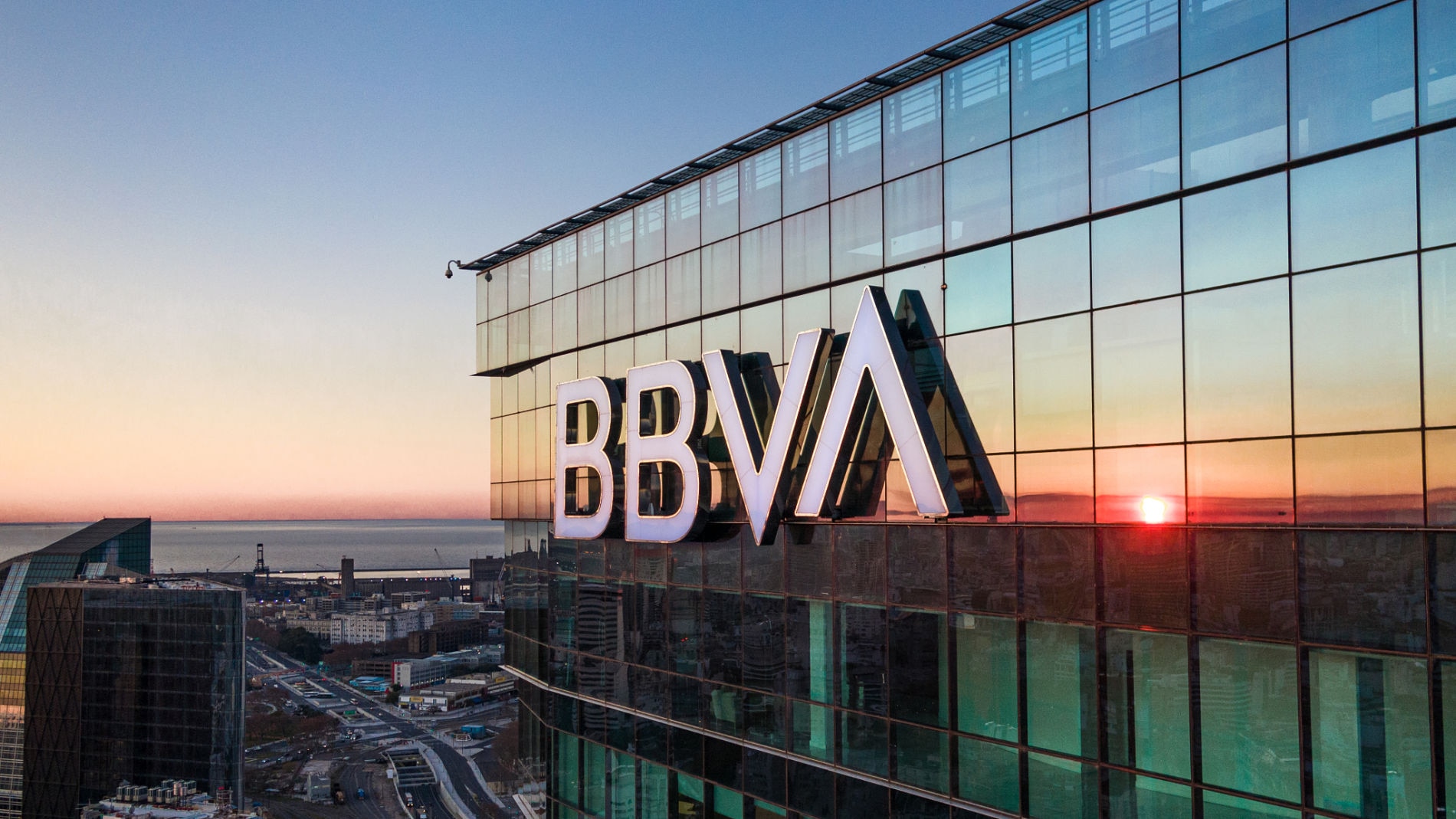 Torre-BBVA-Argentina-Atardecer