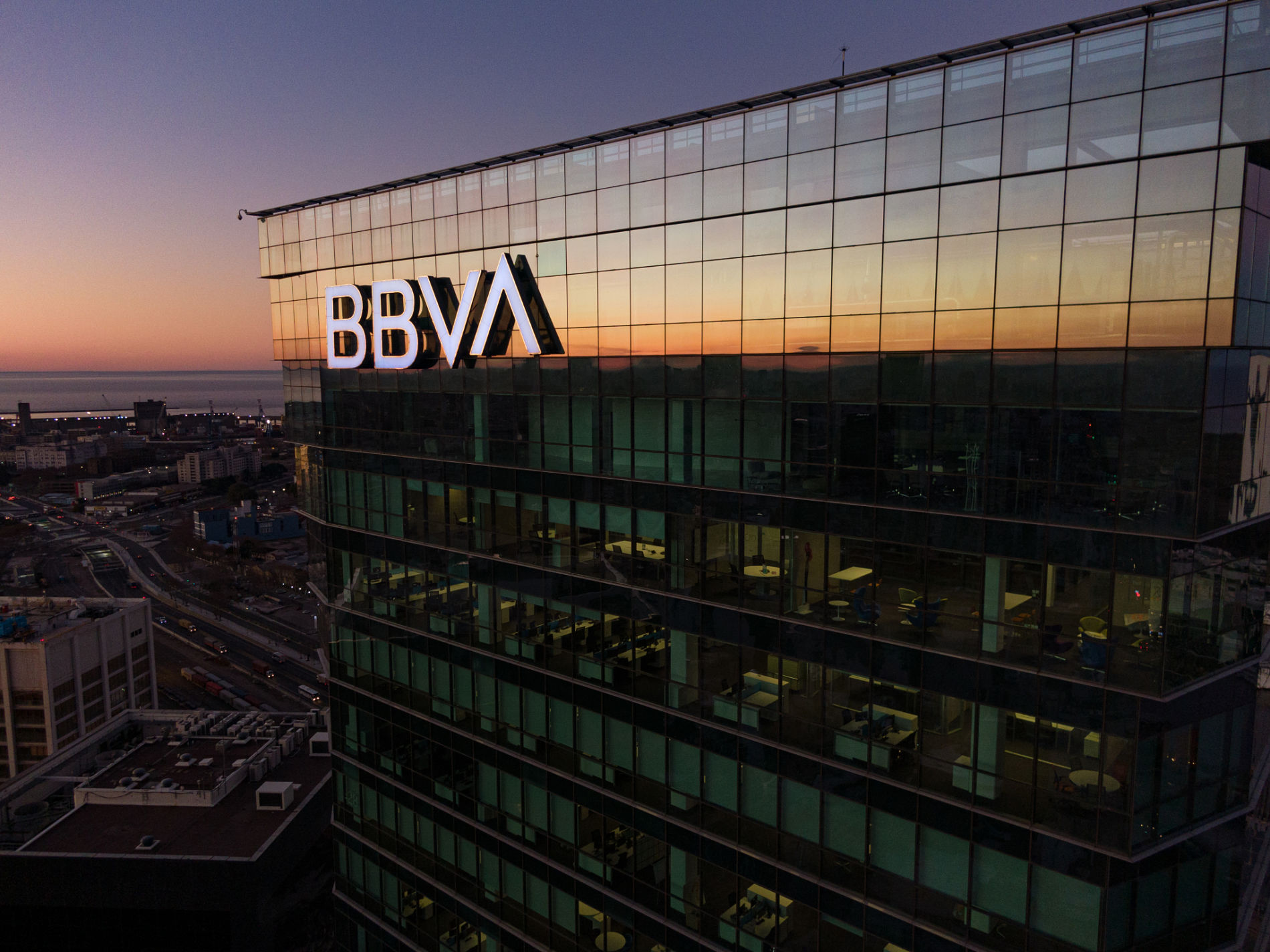 Torre-BBVA-Argentina-Atardecer