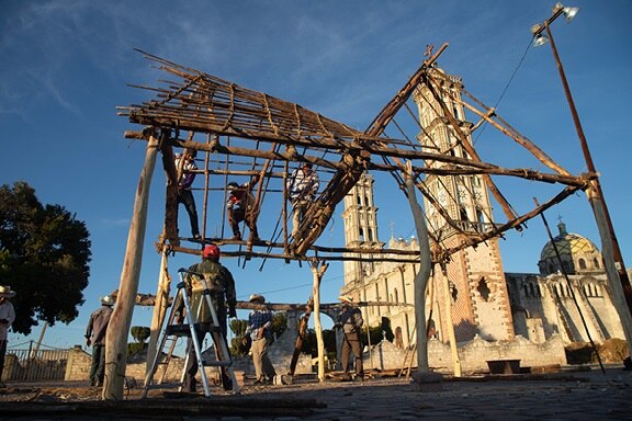 Construcción de La casa de todos de Ulises Matamoros