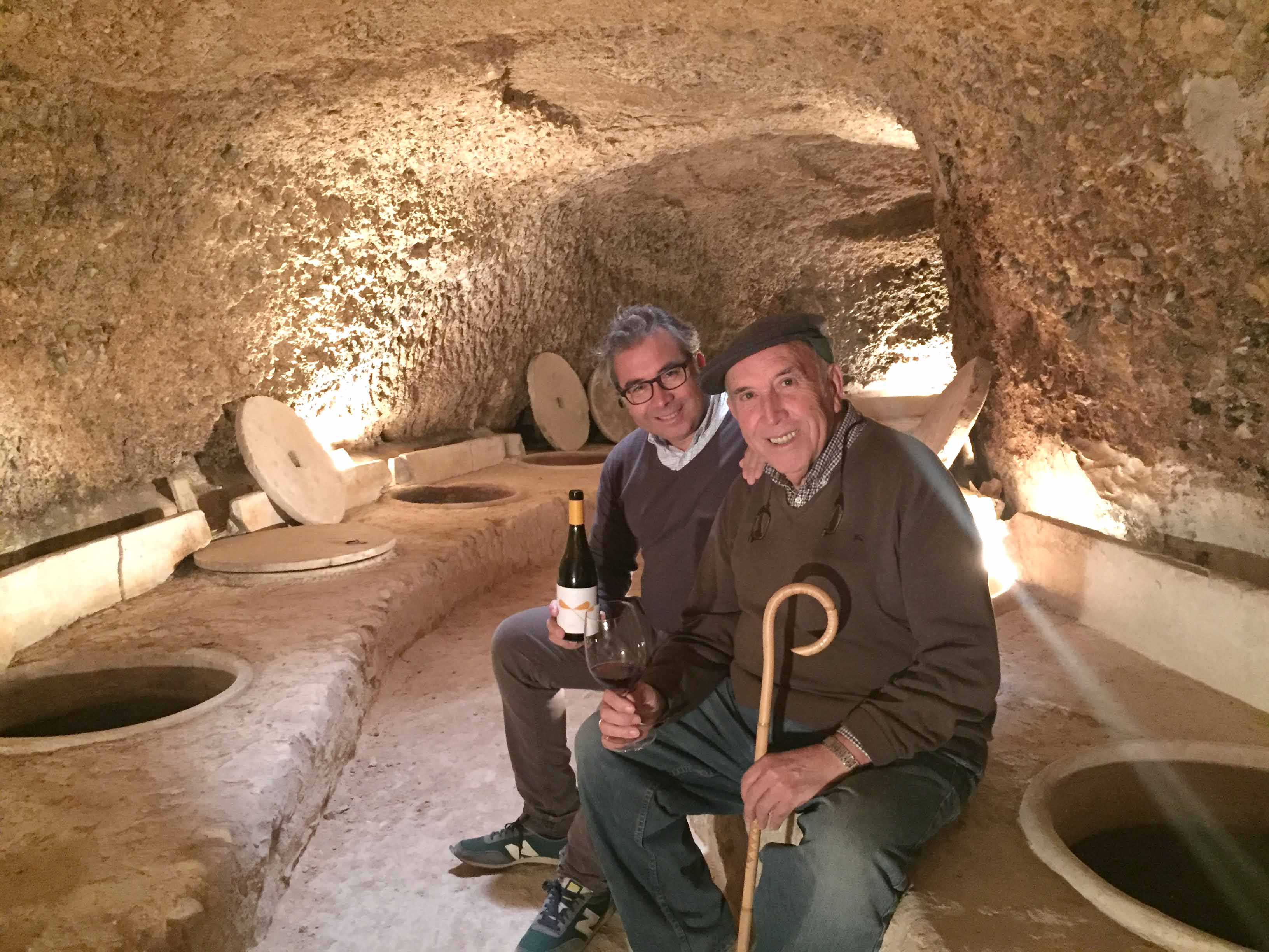 Las tinajas de barro: Fabricación y su uso para el vino - La Bodega de las  Estrellas