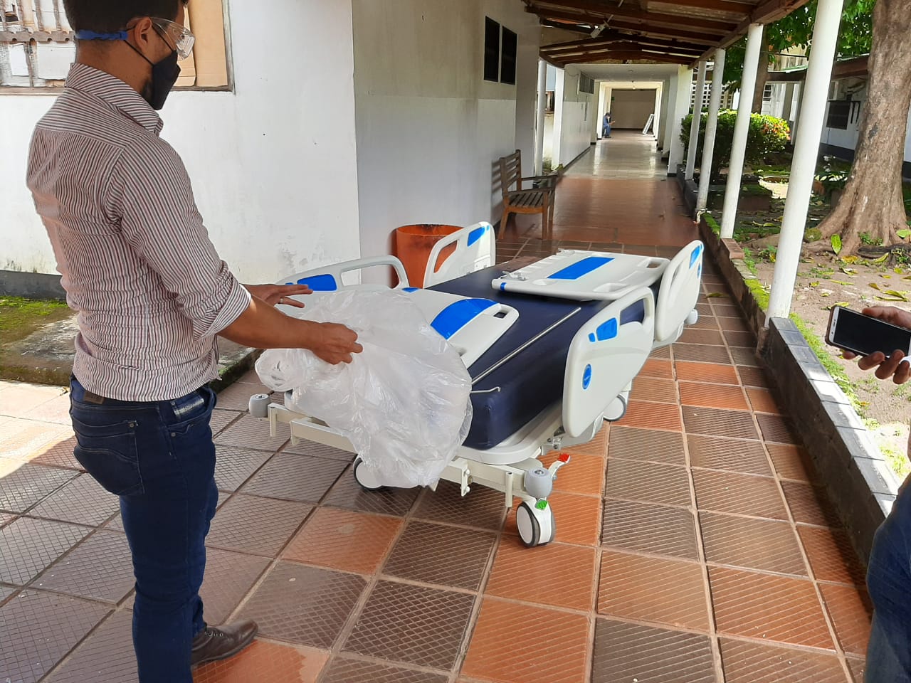 Las cuatro unidades de cuidados intensivos UCI, donadas por BBVA Colombia a los departamentos de Amazonas, Guaviare, Vichada y Guainía en el marco de la pandemia del COVID-19 han entrado a fortalecer los sistemas de salud de la región.