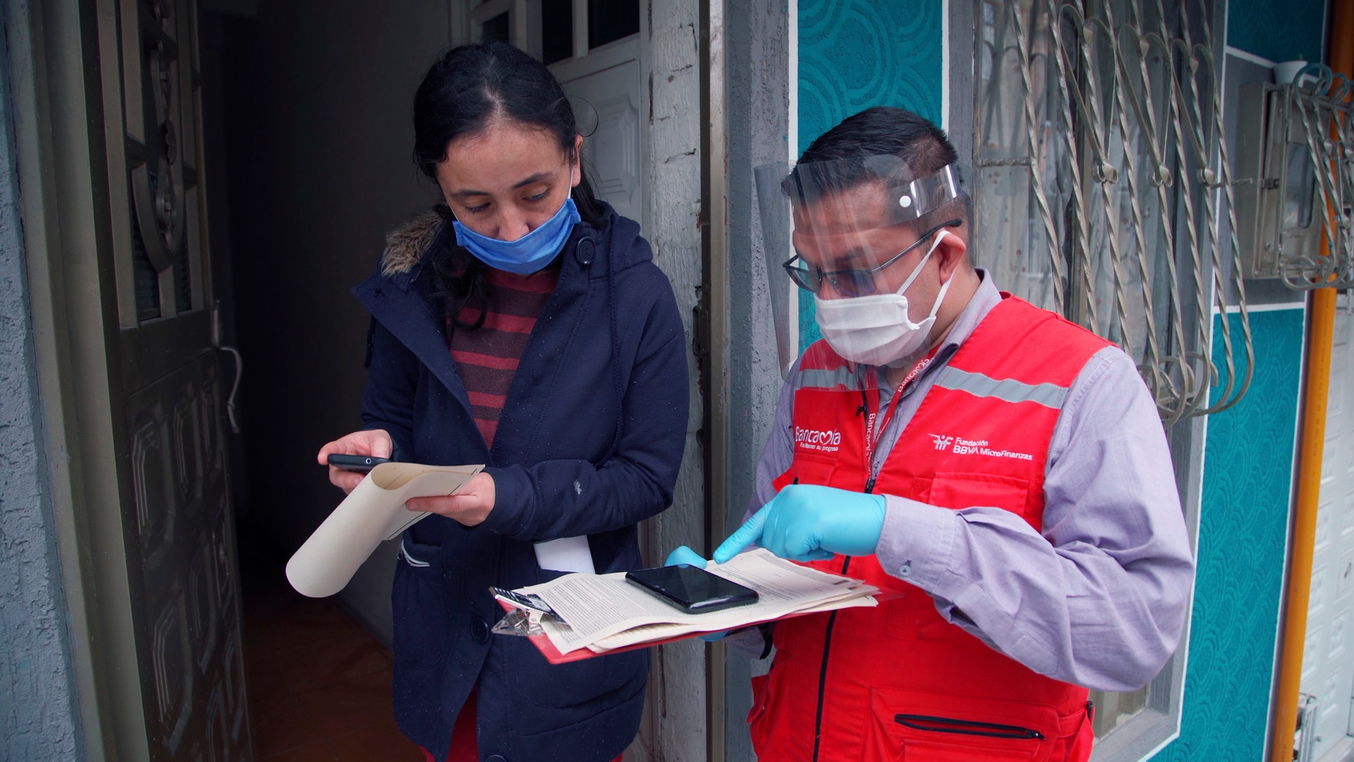 FMBBVA en Colombia lleva las ayudas públicas a las personas excluidas financieramente Fotografía de FMBBVA en Colombia lleva las ayudas públicas a las personas excluidas financieramente